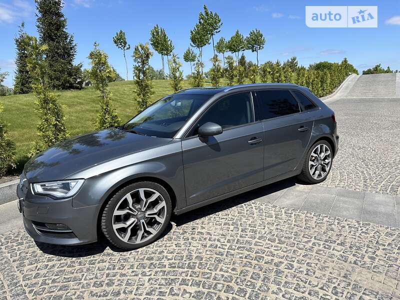 Хетчбек Audi A3 2016 в Дніпрі