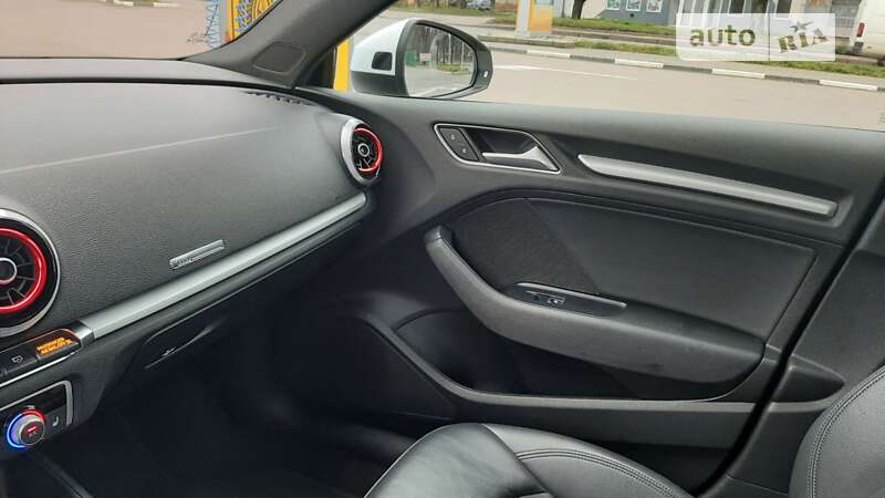 Седан Audi A3 2019 в Ровно