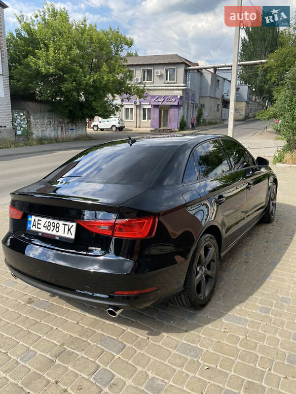 Седан Audi A3 2015 в Дніпрі