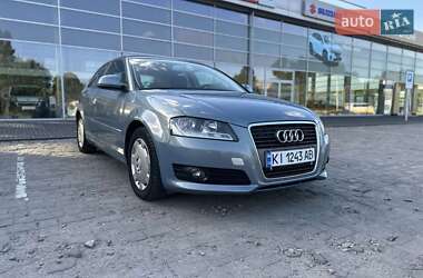 Хэтчбек Audi A3 2010 в 