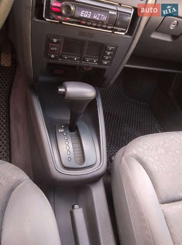 Хэтчбек Audi A3 1998 в Сарнах