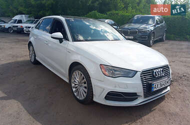 Хэтчбек Audi A3 2015 в 