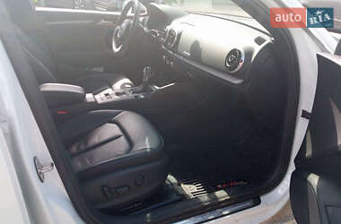 Хэтчбек Audi A3 2015 в 