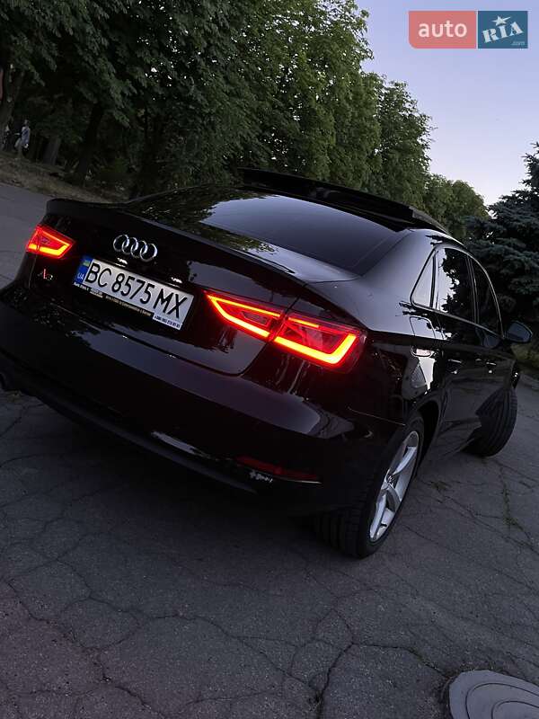 Седан Audi A3 2015 в Кривом Роге