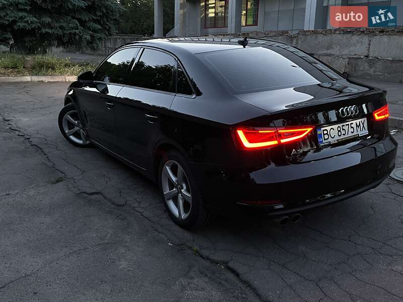 Седан Audi A3 2015 в Кривом Роге