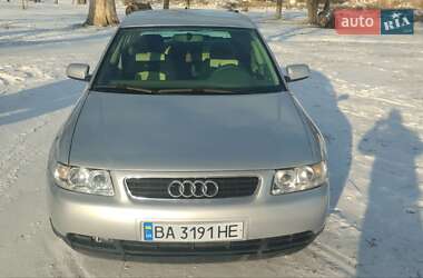 Хетчбек Audi A3 2001 в 