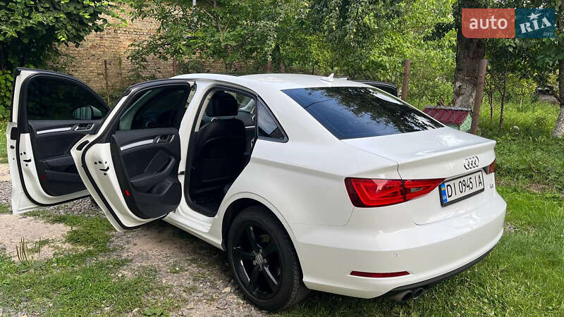 Седан Audi A3 2015 в Золочеве