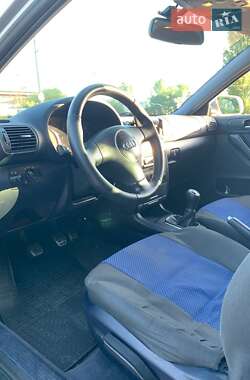 Хэтчбек Audi A3 2001 в 