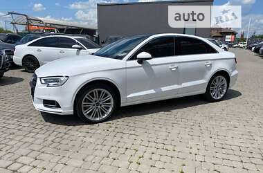 Седан Audi A3 2018 в Львові