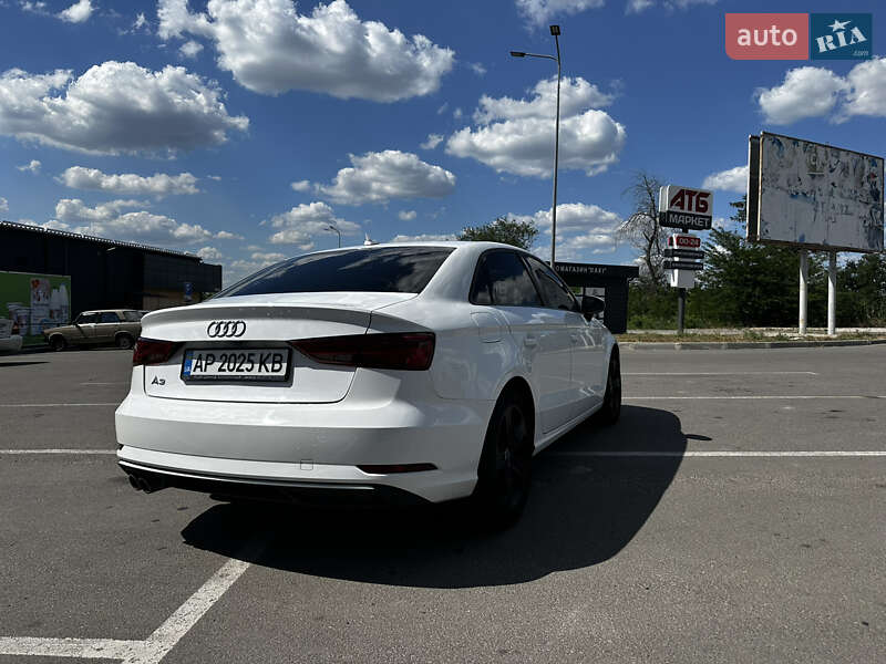 Седан Audi A3 2016 в Запорожье