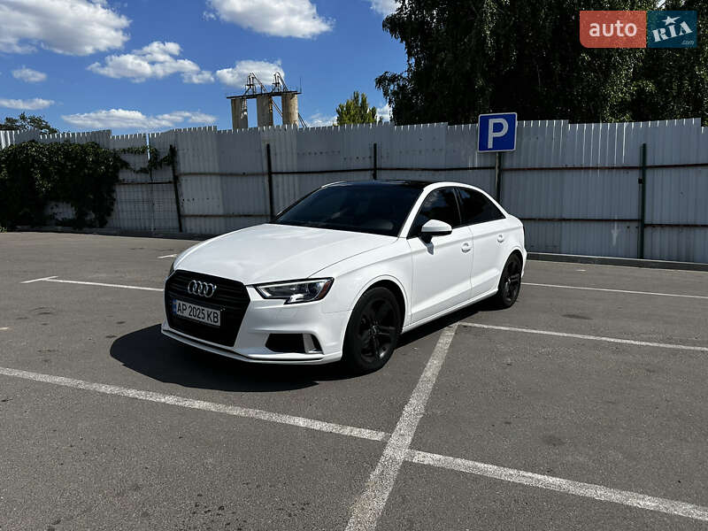 Седан Audi A3 2016 в Запорожье