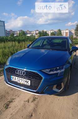 Седан Audi A3 2022 в Києві