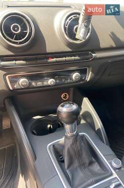 Хэтчбек Audi A3 2013 в 