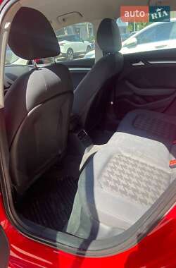 Хэтчбек Audi A3 2013 в 
