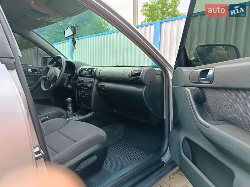 Хэтчбек Audi A3 2002 в Надворной