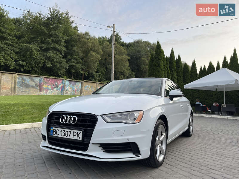 Седан Audi A3 2015 в Львові
