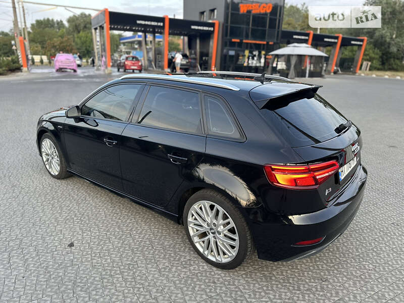 Хэтчбек Audi A3 2017 в Полтаве