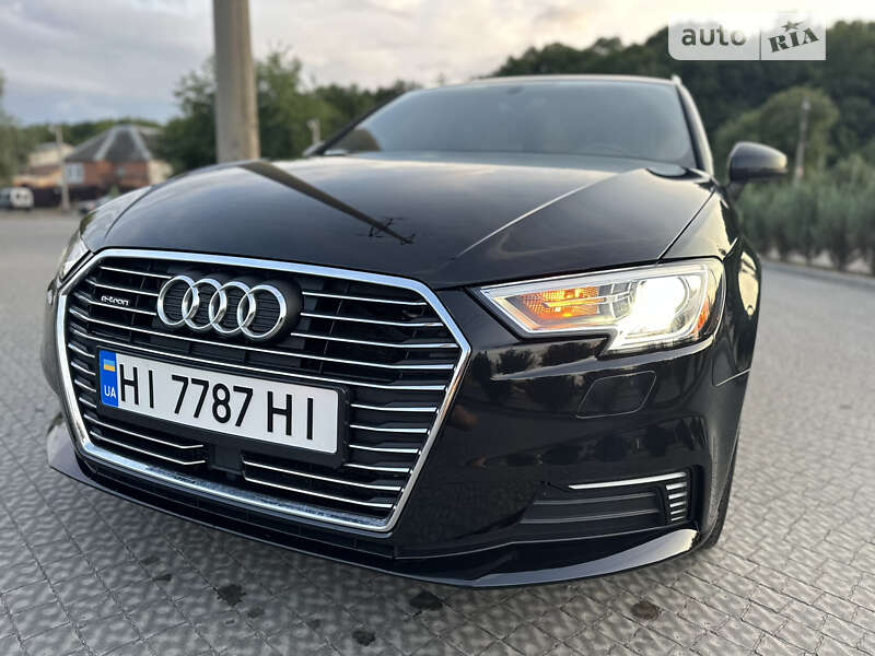 Хэтчбек Audi A3 2017 в Полтаве