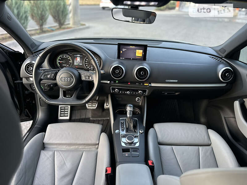 Хэтчбек Audi A3 2017 в Полтаве
