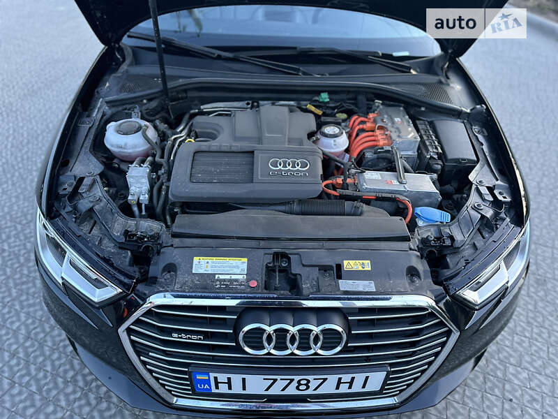 Хэтчбек Audi A3 2017 в Полтаве