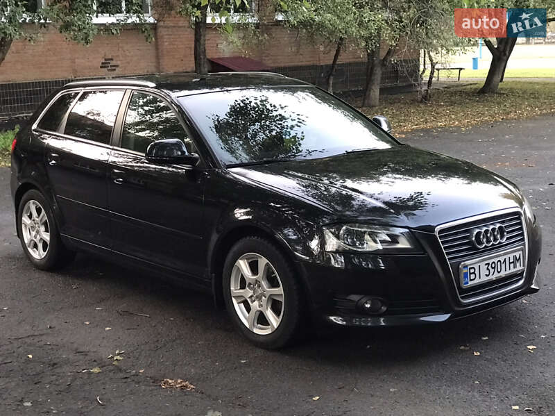 Хэтчбек Audi A3 2010 в Карловке