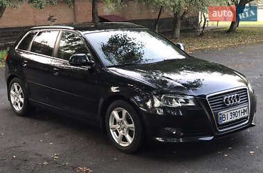 Хэтчбек Audi A3 2010 в Карловке