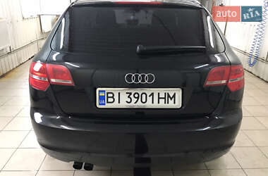 Хэтчбек Audi A3 2010 в Карловке