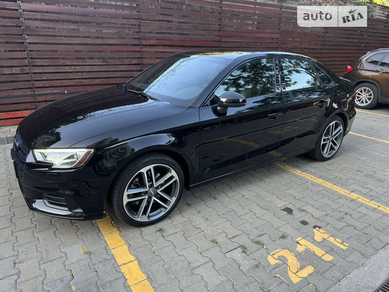 Седан Audi A3 2019 в Чорноморську