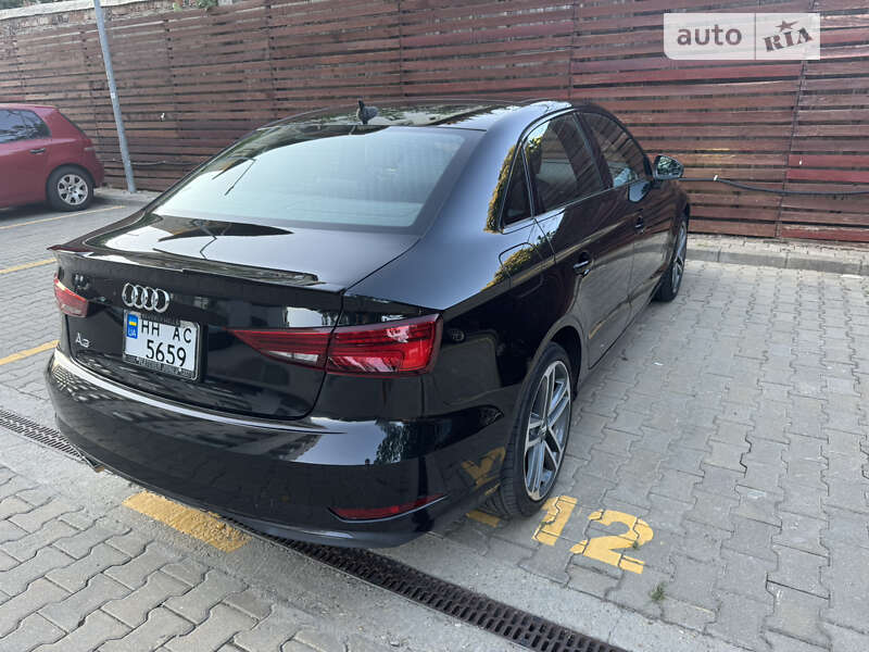 Седан Audi A3 2019 в Чорноморську