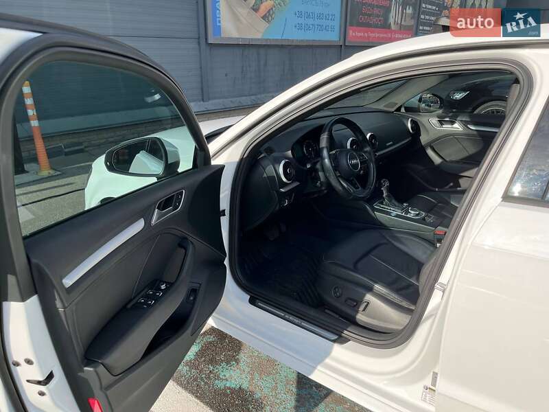 Хэтчбек Audi A3 2016 в Харькове