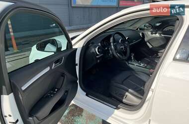 Хэтчбек Audi A3 2016 в 