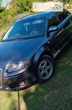 Хэтчбек Audi A3 2004 в 
