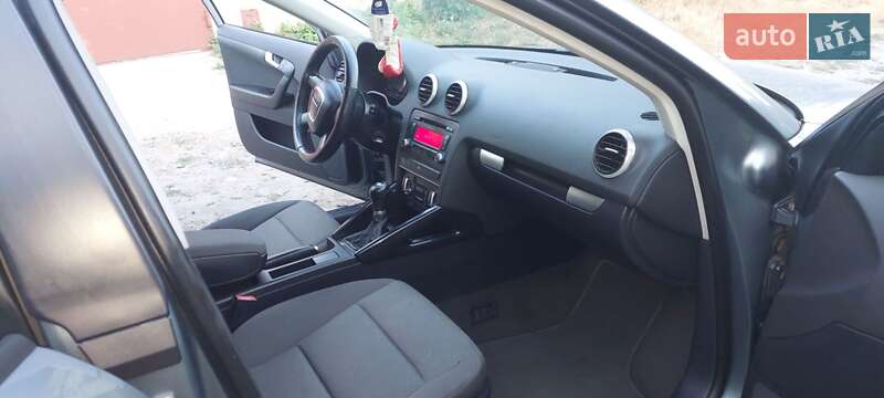 Хэтчбек Audi A3 2010 в Синельниково