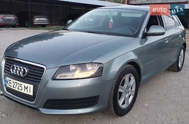 Хэтчбек Audi A3 2010 в Синельниково