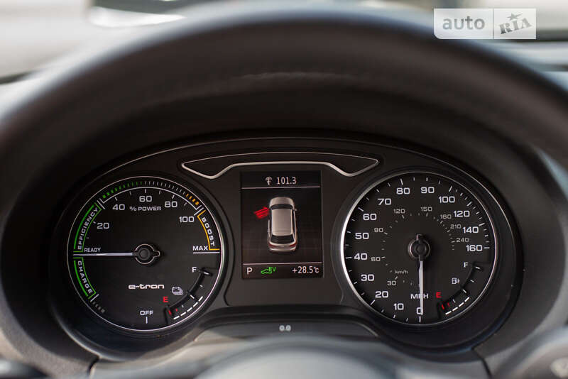 Хэтчбек Audi A3 2016 в Львове