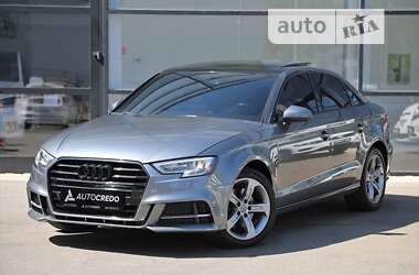 Седан Audi A3 2016 в Харькове