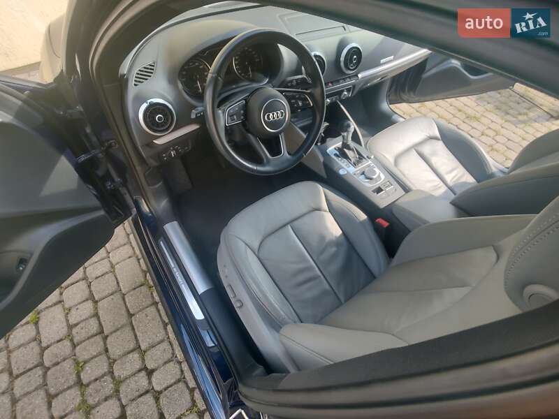 Хэтчбек Audi A3 2017 в Львове