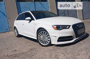 Хэтчбек Audi A3 2015 в Киеве