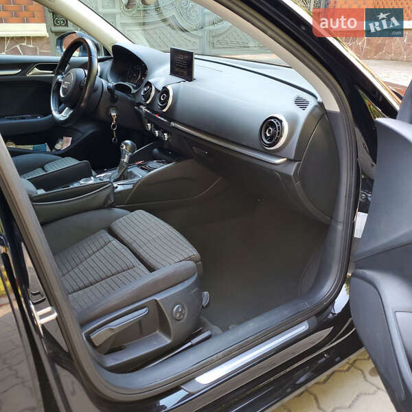 Седан Audi A3 2015 в Киеве
