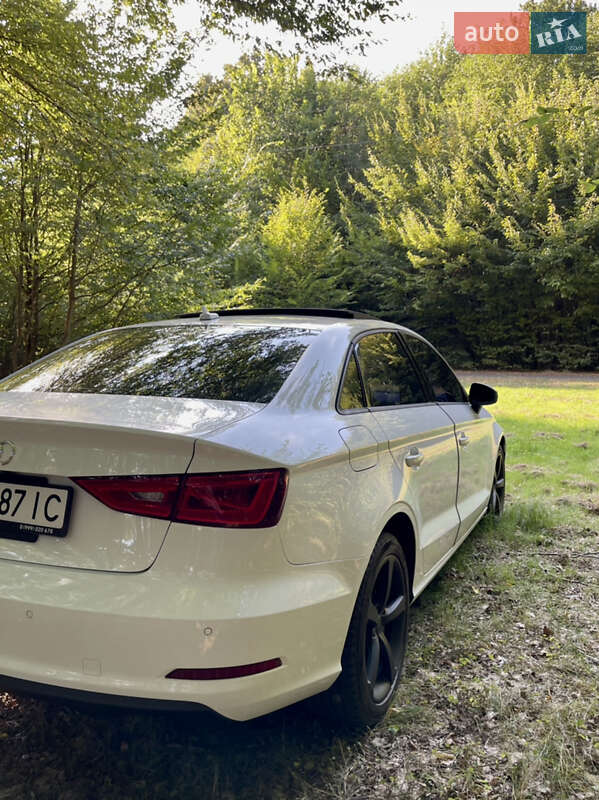 Седан Audi A3 2016 в Виноградове