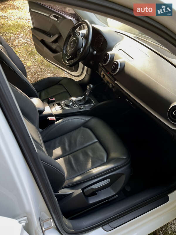 Седан Audi A3 2016 в Виноградове