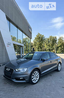 Седан Audi A3 2015 в Львове