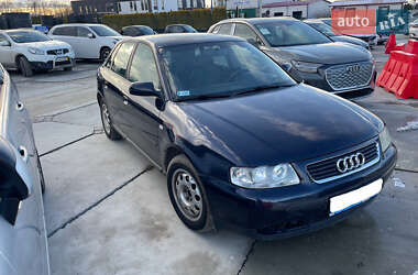 Хэтчбек Audi A3 2000 в 