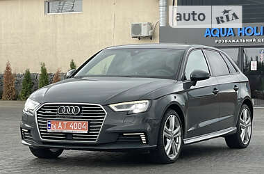 Хетчбек Audi A3 2020 в Житомирі