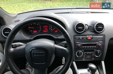 Хетчбек Audi A3 2006 в 