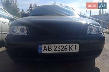 Хэтчбек Audi A3 2002 в 
