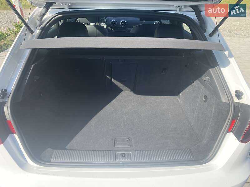 Хэтчбек Audi A3 2015 в Мукачево