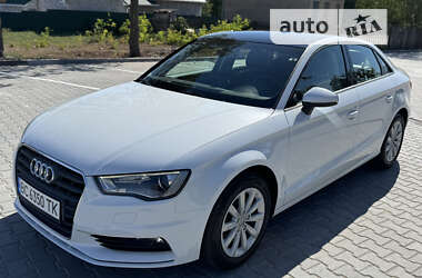 Седан Audi A3 2015 в Тульчині