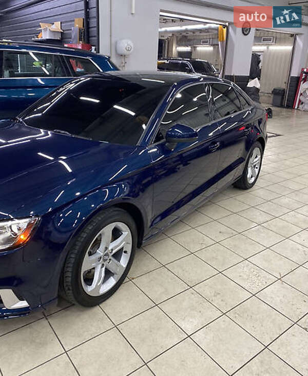 Седан Audi A3 2018 в Львове