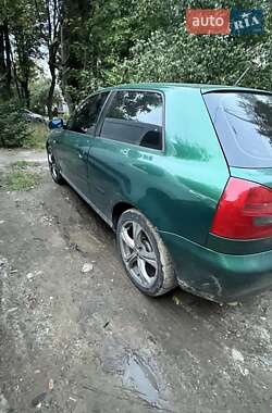 Хэтчбек Audi A3 1998 в 